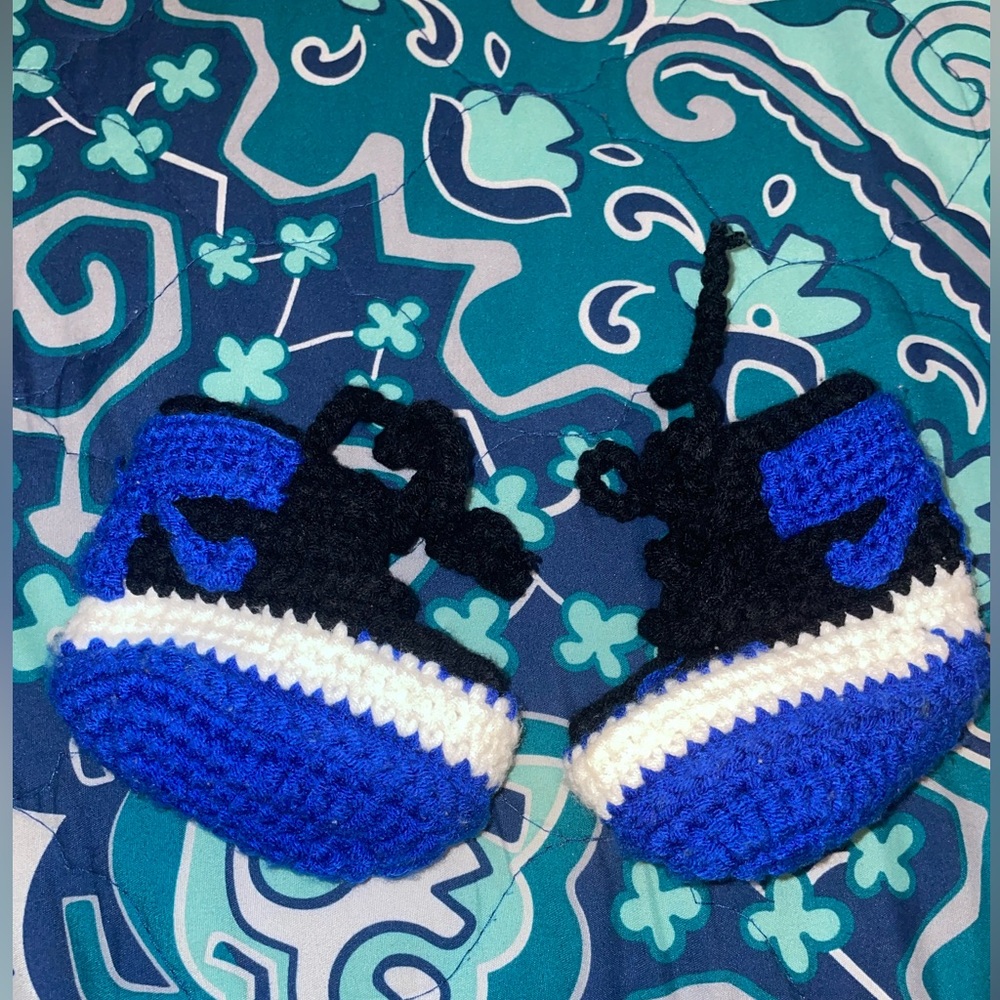 Itzzy Bitzzy Baby Crochet 1B-1 Royal Blue / Black / White (0-3 months 9CM )